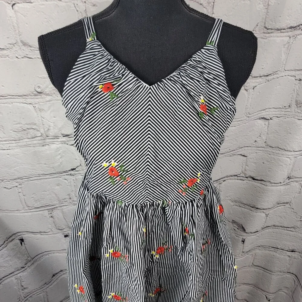 Pastourelle by Pippa and Julie Big Girls Embroidered Flower Stripe Summer Dress‎
